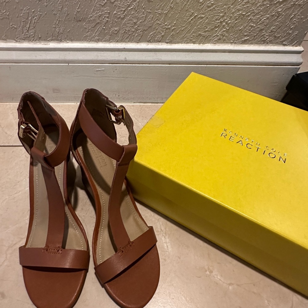 Kenneth Cole Reaction wedges